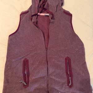 Columbia Women's Hooded Vest in Burgundy